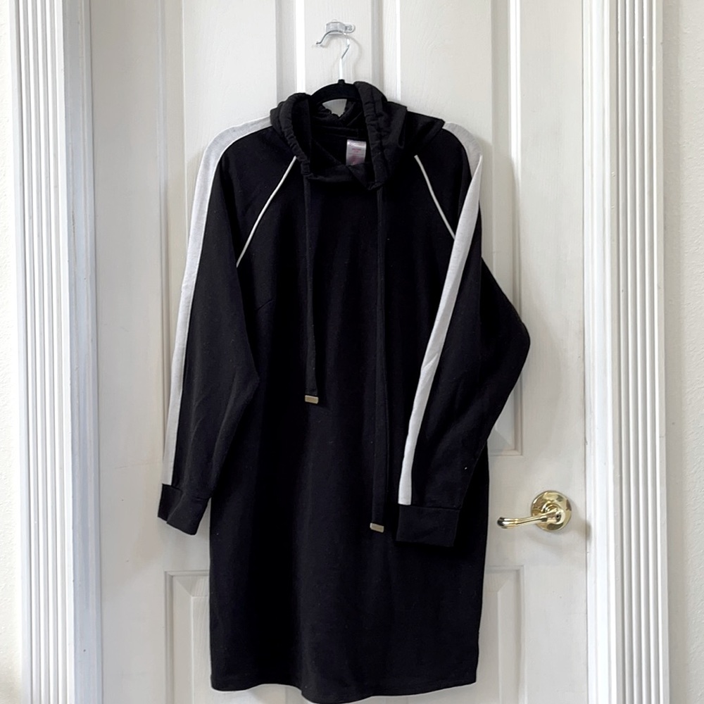 Long hoodie No Boundaries RN#52469 R20